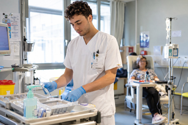 étudiant infirmier en formation en IFSI